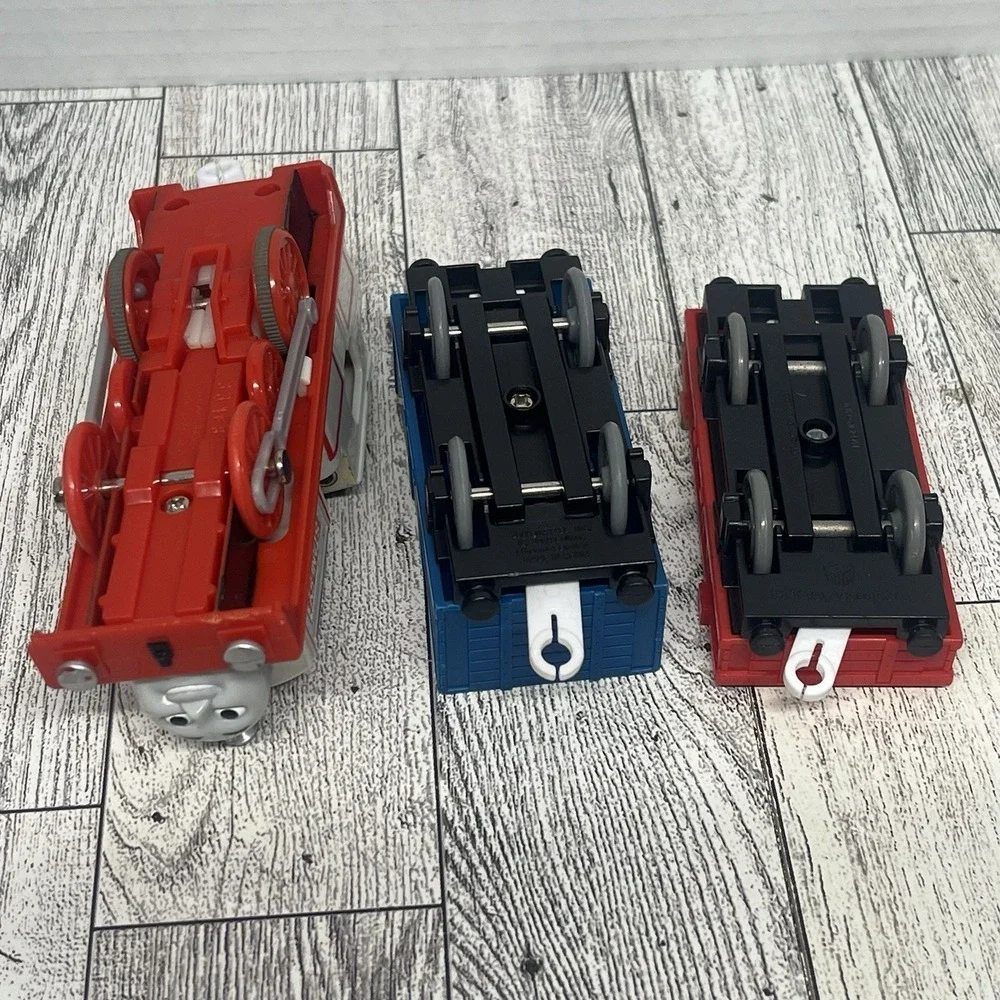 Thomas TrackMaster Motorized STANLEY Engine & Wagons Lot UNTESTED Discovery